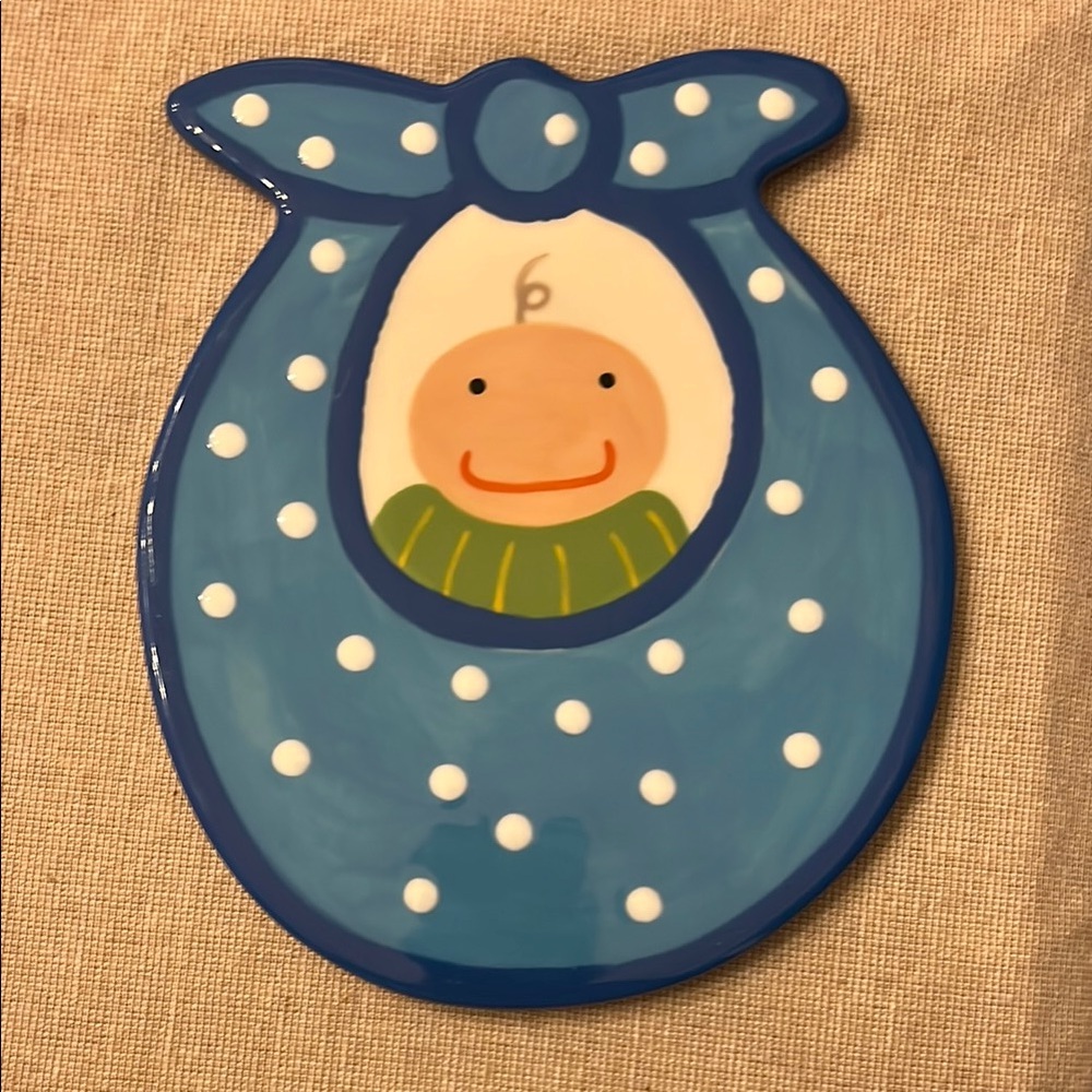 Express White and Blue Wall Decor